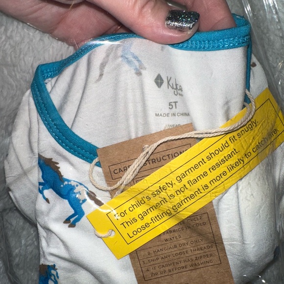 NIB Kyte Set - Picture 4 of 4